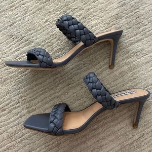 Never worn Steve Madden blue sandal heel